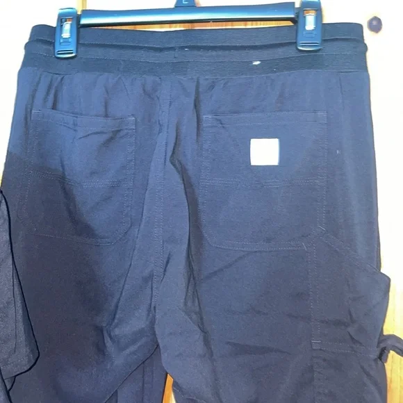 Carhartt Women's Modern Fit Tuck-In Top/Slim Leg Pant size SM/MD black scrub set - Picture 10 of 17